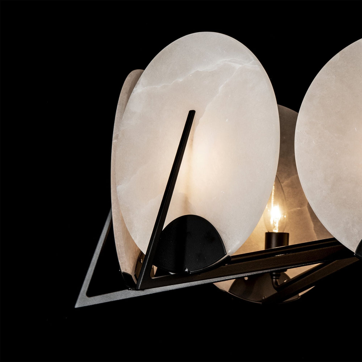 Callisto 7-Light Pendant 7-Light Alabaster in Black