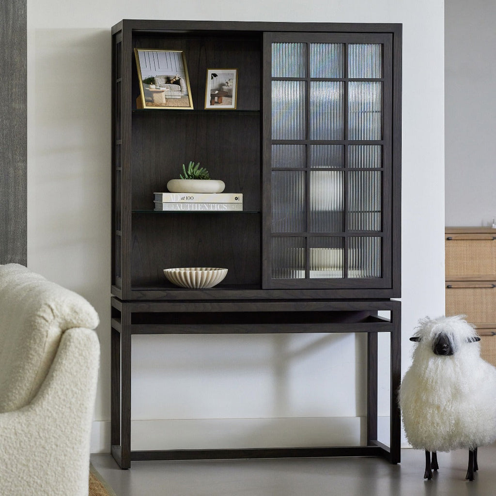 Interlude Hadley Cabinet