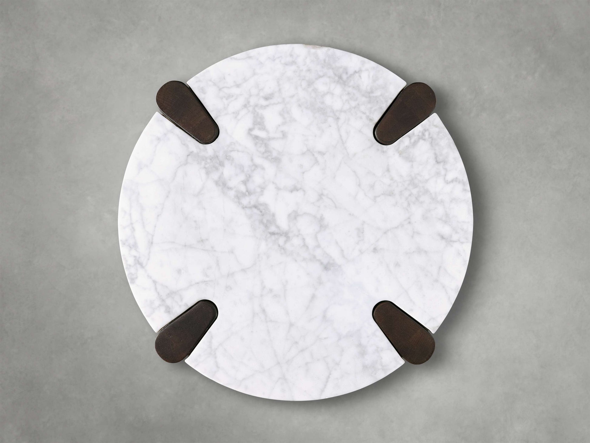 Pyet End Table