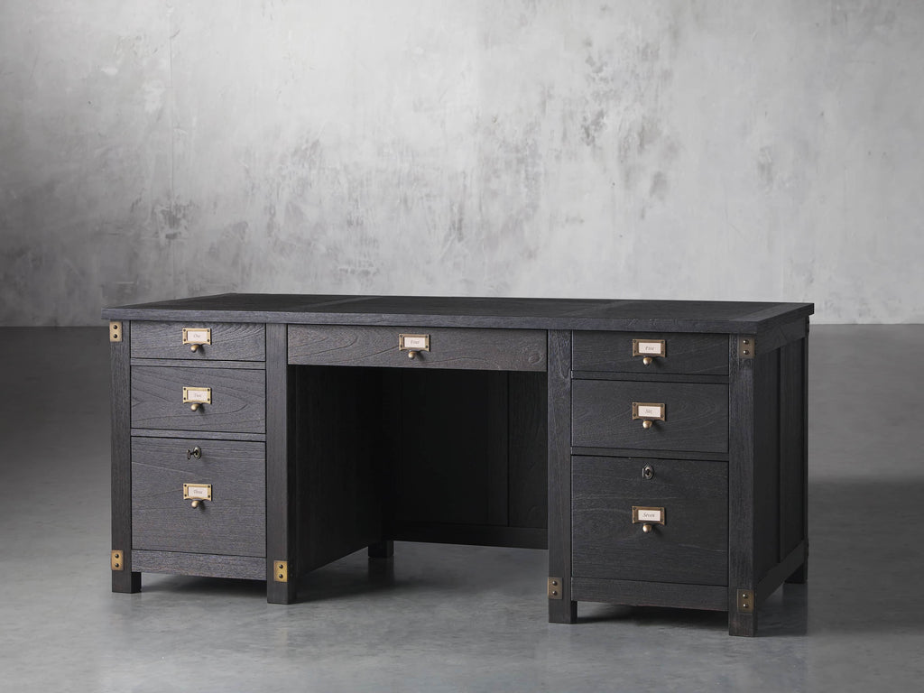 Telegraph Executive Desk