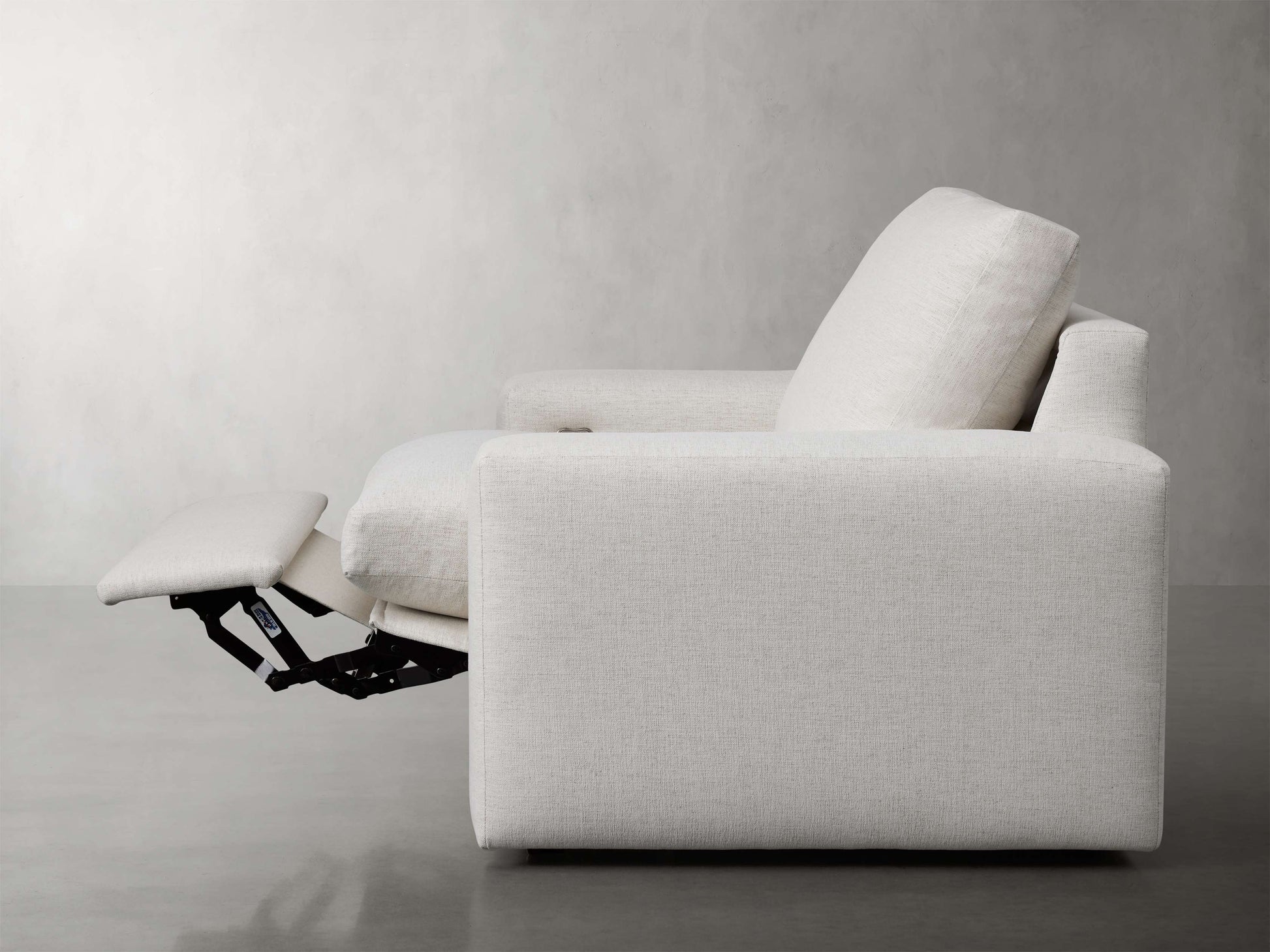 Kipton Wide Arm Motion Recliner