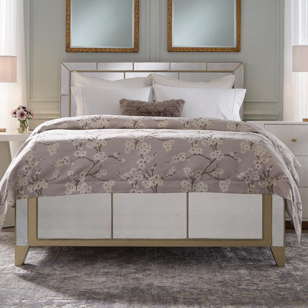 Mia Bed