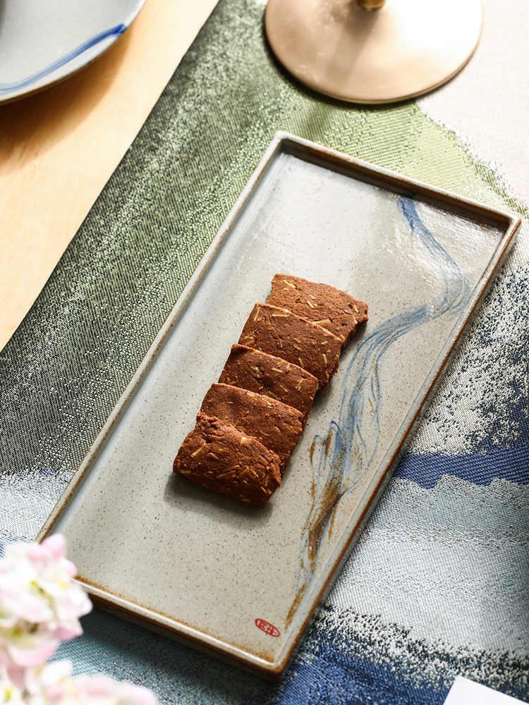 Seashell Mist Underglaze Round Plate